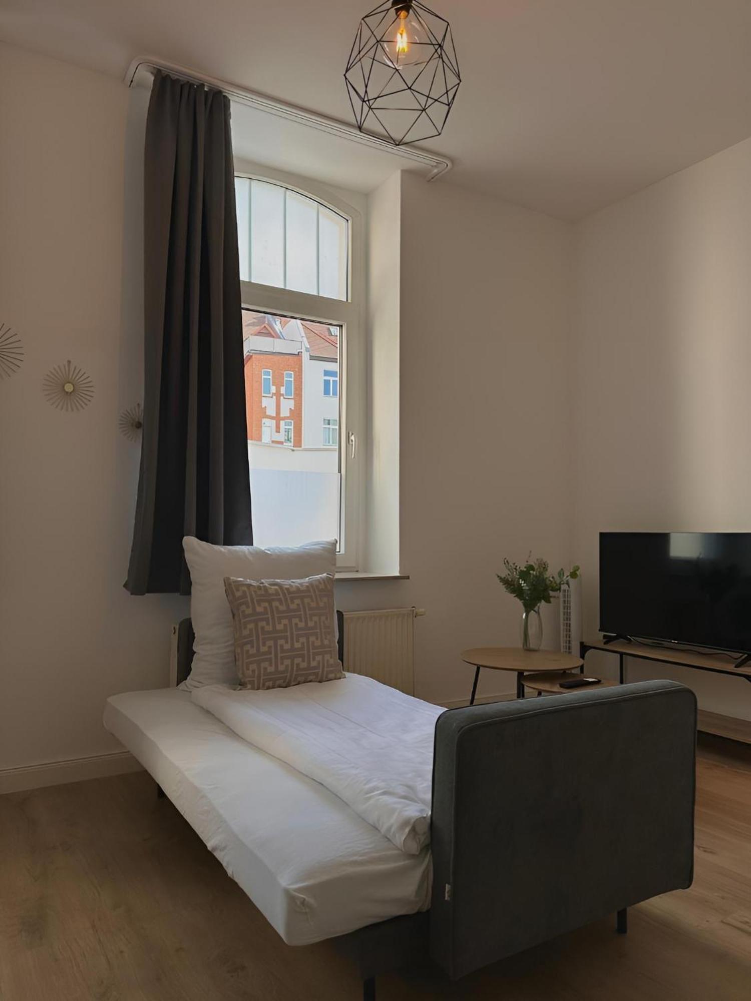 Raha Apartments - Modernes Studio-Apartment - Hbf - Gratis Parkplatz Erfurt Exterior photo
