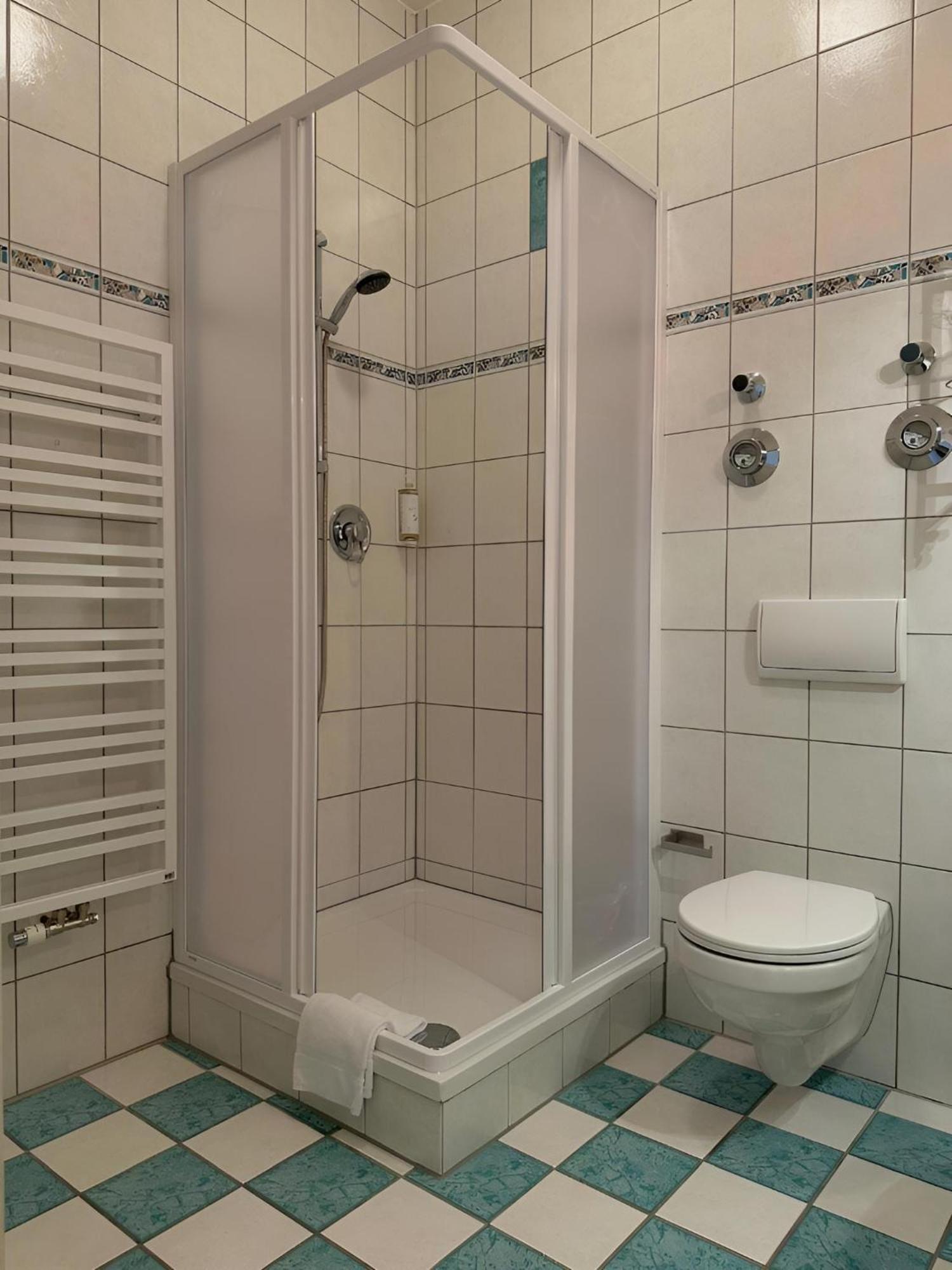 Raha Apartments - Modernes Studio-Apartment - Hbf - Gratis Parkplatz Erfurt Exterior photo