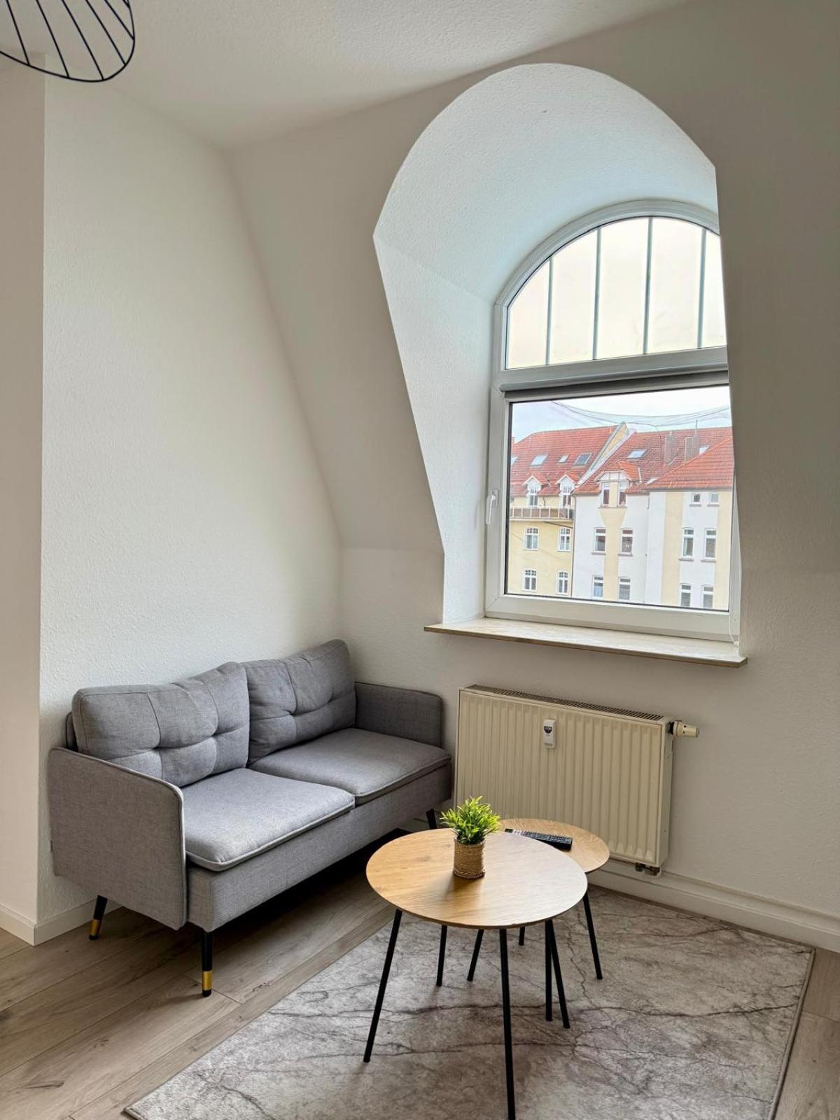 Raha Apartments - Modernes Studio-Apartment - Hbf - Gratis Parkplatz Erfurt Exterior photo